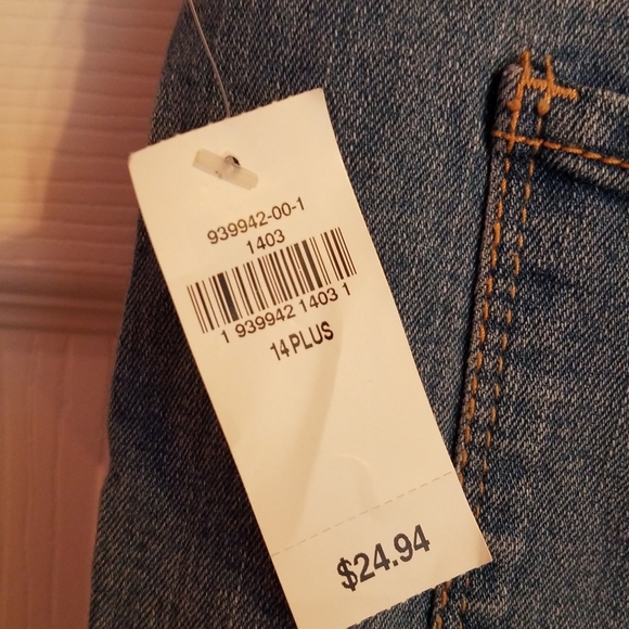 Medium Wash Jeans - Picture 3 of 4